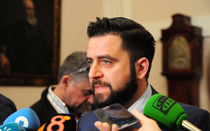 Sindicatos alertan de la “prepotencia” del diputado Fran González: “no está sucediendo en Venezuela, sino en la Diputación gaditana”