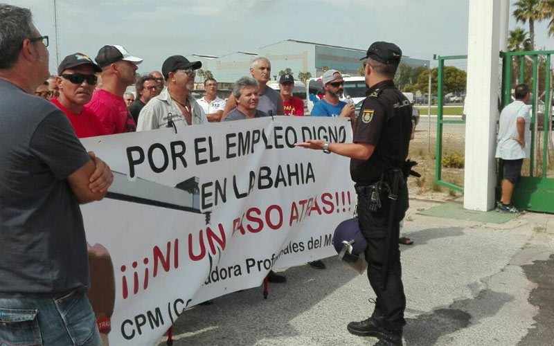 La ministra de Empleo pone en valor la carga de trabajo de los astilleros gaditanos, e ignora las protestas de la industria auxiliar