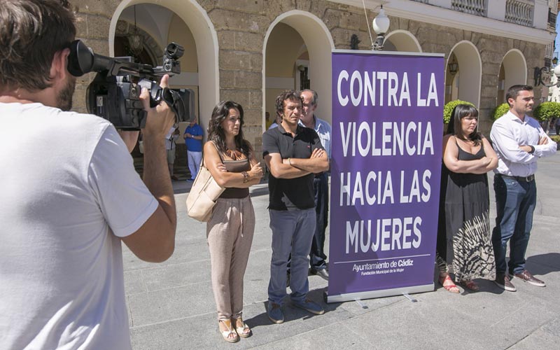 El Ayuntamiento abonará hasta el 100% del alquiler a víctimas de violencia machista; el PP tacha a Podemos de “hacer demagogia”