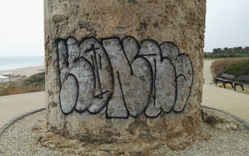 Grafitis en la Torre del Puerco