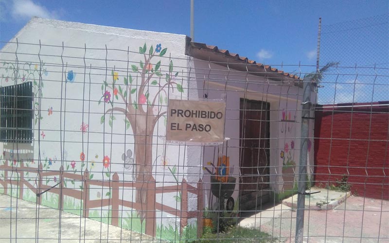 La Junta contrata la retirada de una parte de los techos de uralita del CEIP Reggio pero insiste en que “no es nocivo para la salud”