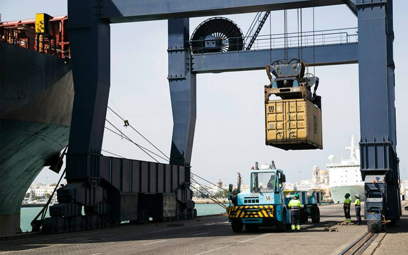 Una exposición “orgullosa” de transmitir la “logros y desafíos” de la industria de la Bahía de Cádiz, abierta durante la Gran Regata