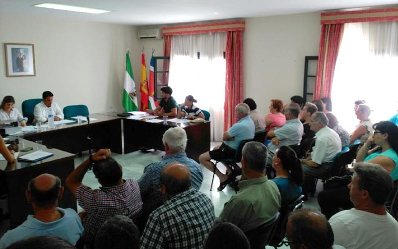 Torrecera se hace con la gestión pública del agua tras años de lucha y peleará porque Aqualia le pague el canon de 2013 y 2014
