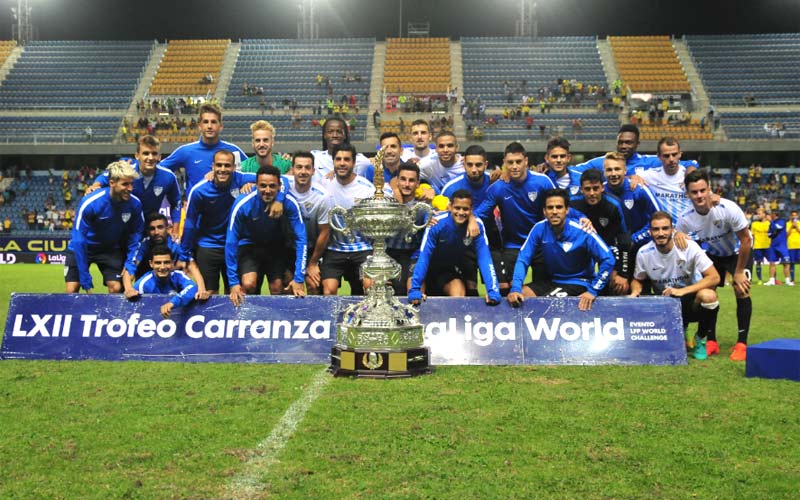 El Málaga supera a un Cádiz que mereció más y se lleva el Trofeo