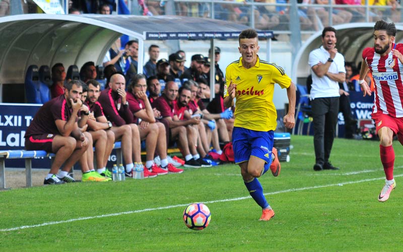 Sufrido y meritorio empate en el regreso a Segunda