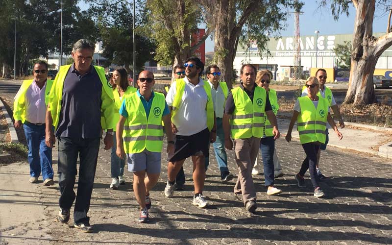Políticos del PP marchan a pie exigiendo la Ronda Sur de Jerez, proyecto de la Junta que “acumula 20 años de demora”
