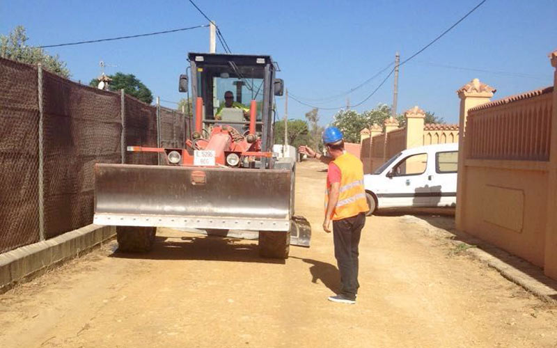 Adecentamiento de caminos en el extrarradio chiclanero