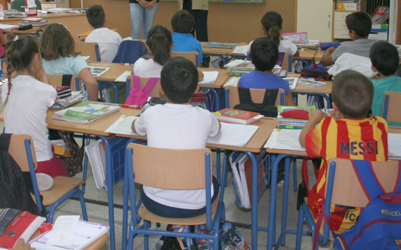El Consistorio isleño abre el plazo para solicitar ayudas económicas para libros y material destinadas a familias con pocos recursos
