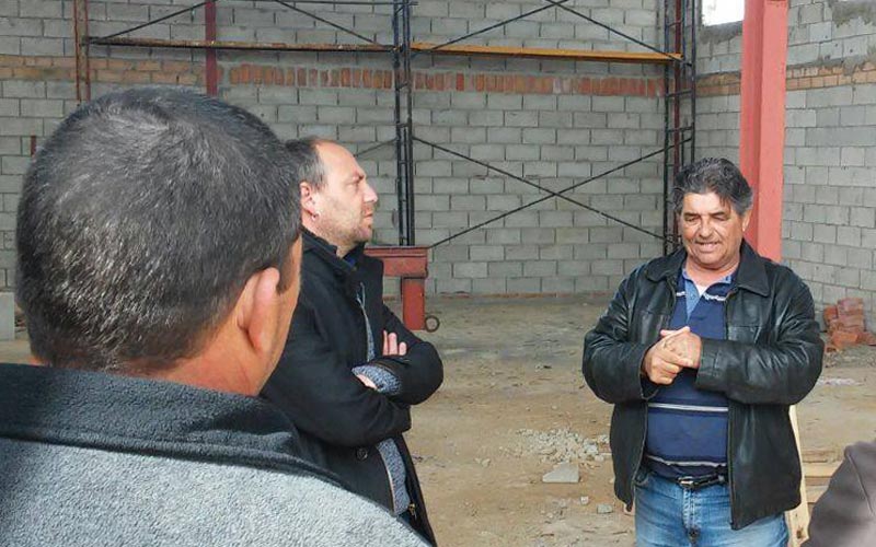 Proponen un debate público entre los partidos y la asociación de mariscadores para abordar las ayudas municipales concedidas