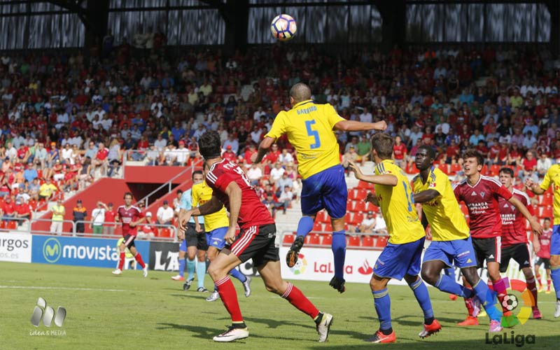 Primera derrota del curso ante el Mirandés, y el árbitro