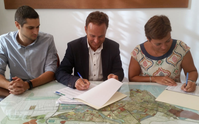 La adecuación de la nueva terminal marítima del catamarán en El Puerto, en la antigua lonja pesquera, lista a mediados de 2017