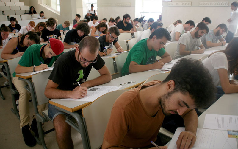 La ‘última’ Selectividad pregunta por Alberti, Pío Baroja, Primo de Rivera y Platón; en la UCA se examinan más de 1.400 alumnos