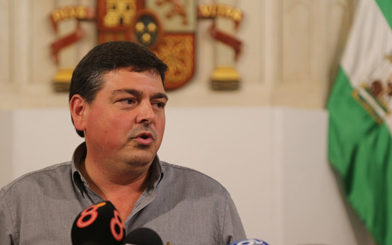 El bipartito le recuerda a RRUU que en las bolsas de emergencia social la baremación “es automática, no existe enchufismo”