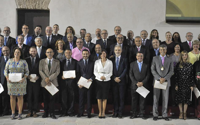 Homenaje a todos los concejales isleños desde 1979