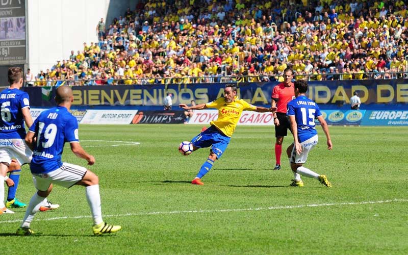 El Oviedo ‘aguó’ la fiesta del Carranza, otra vez