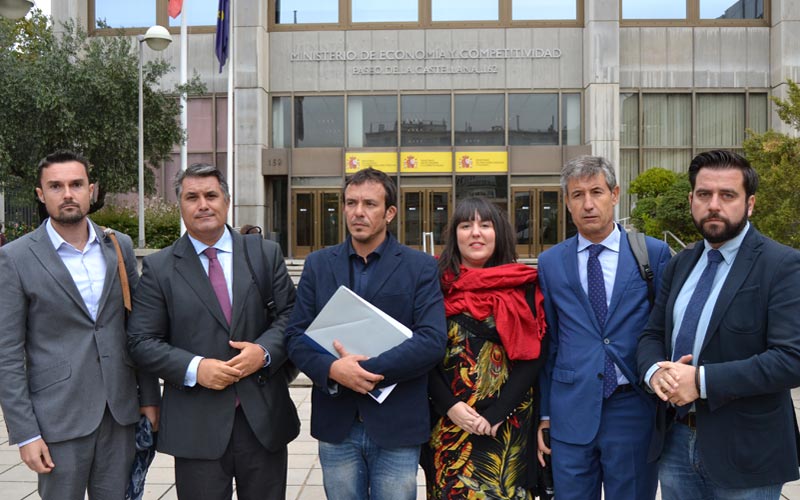 Gobierno y oposición se plantan en Madrid “unidos y a por todas; hemos venido a por los 15 millones que le pertenecen a Cádiz”
