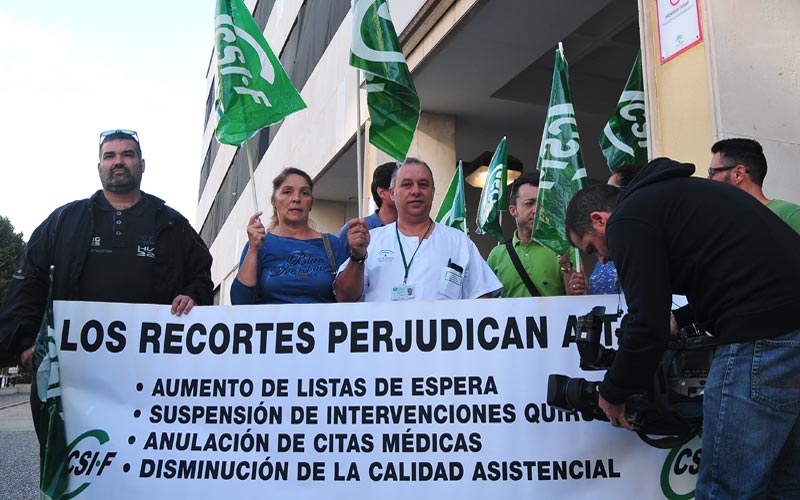 Denuncian la “nefasta gestión” del equipo directivo del Hospital Puerta del Mar y demandan la contratación de más personal