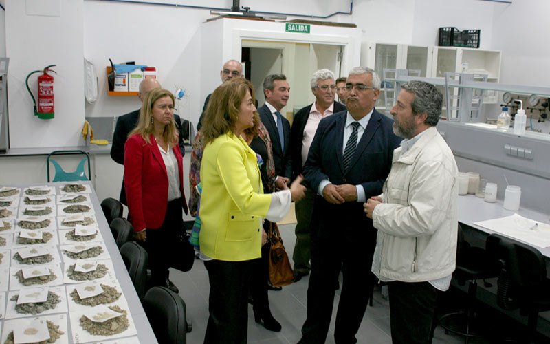 La Facultad de Ciencias de la UCA estrena nuevas instalaciones y equipos de los servicios de tecnología y laboratorios