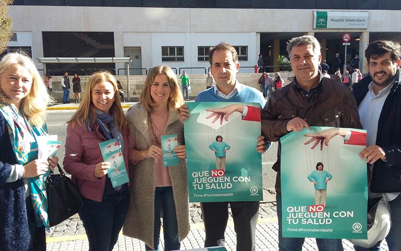 Los populares se lanzan a las calles de la provincia gaditana a recoger firmas “contra los recortes de la Junta en Sanidad”