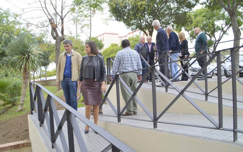 Una rampa mejora la accesibilidad en Cayetano Roldán