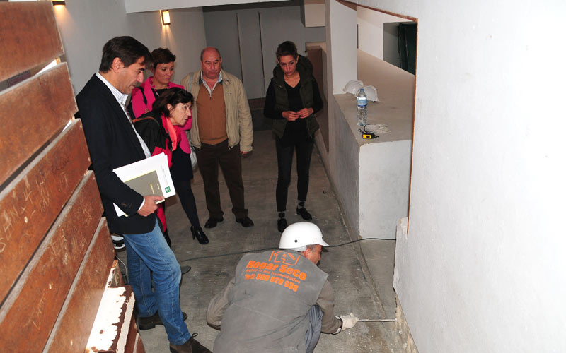 La Junta recorre varias de sus fincas en el casco histórico de Cádiz donde ejecuta obras de rehabilitación y conservación