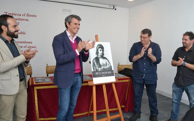 Cultura se anticipa con el cartel ‘2017, 25 años sin el mito’