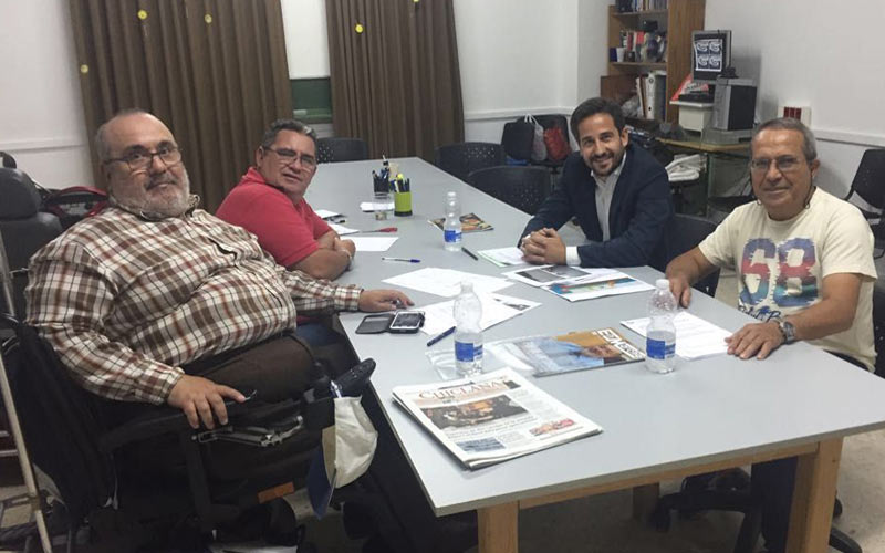 El Consistorio extremará el control de las tarjetas de aparcamiento de personas con movilidad reducida, tras las quejas de La Rampa