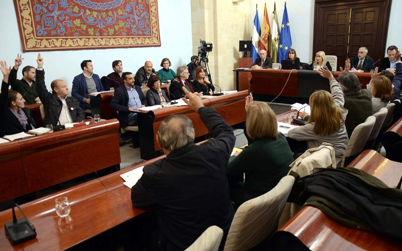 Jerez se queda sin presupuestos de 2016 y bajo la amenaza de una intervención; el PSOE ruega a Ganemos replantear su rechazo