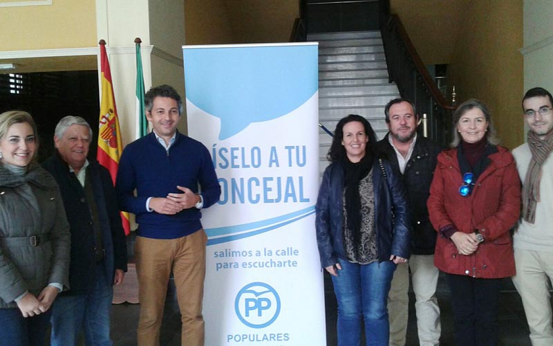 Los concejales del PP salen a la calle para “escuchar” a los chiclaneros: “queremos ser un partido útil”