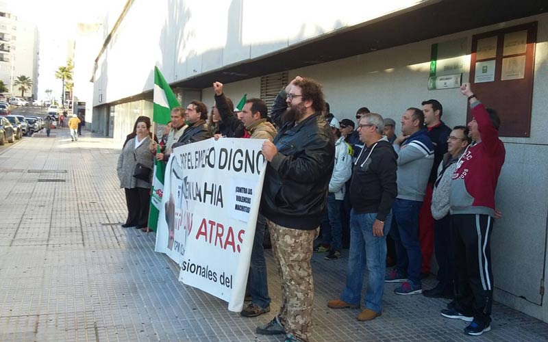 Celebrado el juicio por la readmisión del trabajador de una contrata de Matagorda “represaliado por exigir que se cumpla el convenio”