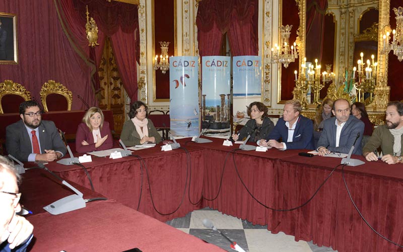 El sector turístico gaditano aúna esfuerzos para consolidar los buenos resultados y coordina estrategias contra la estacionalidad
