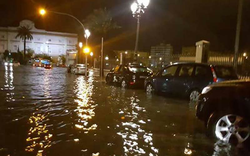 Cádiz despidió el domingo azotada por el temporal