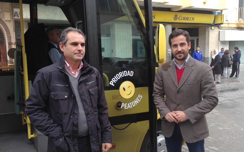Recuperada la línea de bus que une el centro y Fuente Amarga