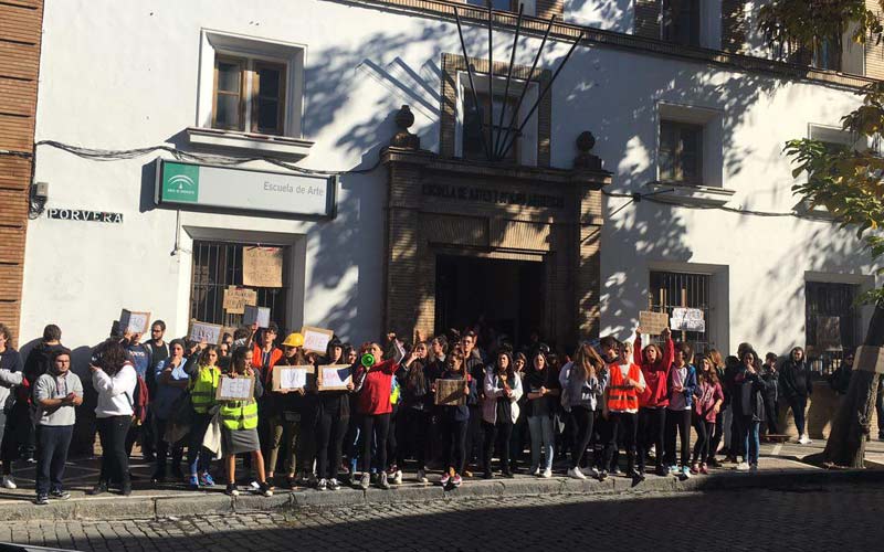 La Escuela de Arte de Jerez ‘exige’ soluciones