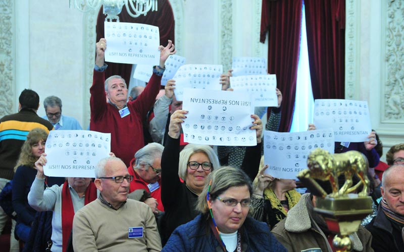Las asociaciones de vecinos, gracias a PP, PSOE y C's, imponen a todos los gaditanos su Reglamento de Participación Ciudadana