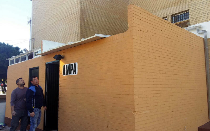 El colegio Constitución se ‘libra’ del amianto durante las navidades