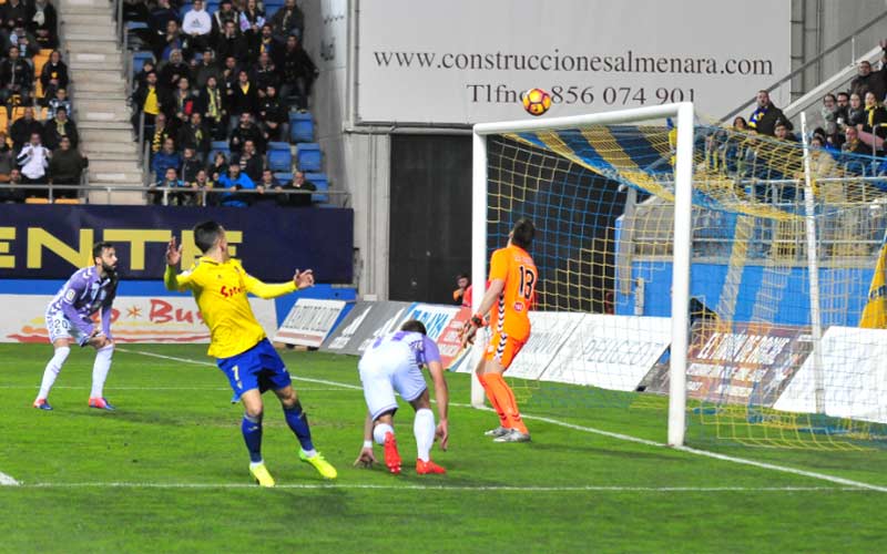 No se puede ganar siempre; el Valladolid enfría al cadismo