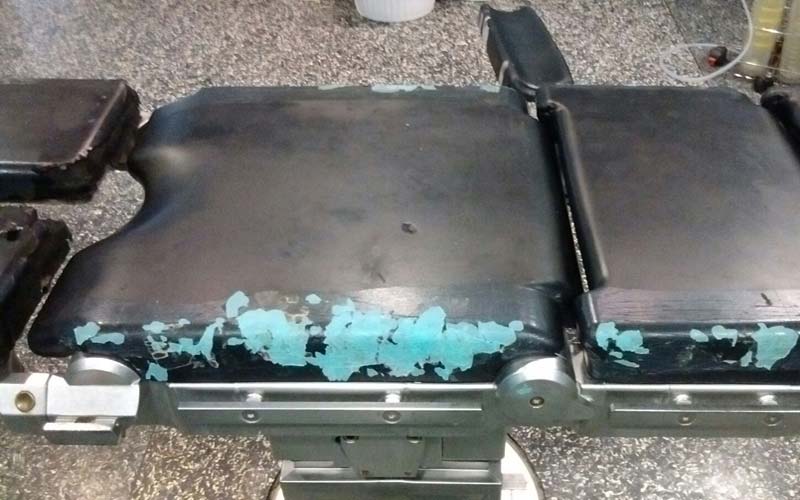 El Puerta del Mar pide disculpas por la alarma que puede causar el mal estado de la mesa del quirófano principal de Cirugía General