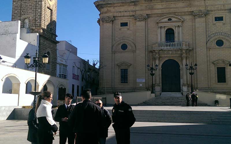 Una jura de bandera civil se cuela entre los actos para celebrar en marzo el 206 aniversario de la Batalla de Chiclana