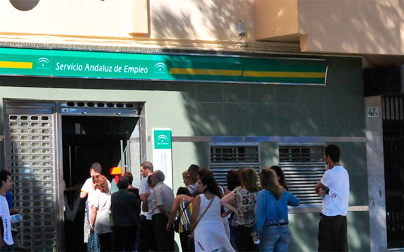Cádiz cerró 2016 con 12.900 parados más y 19.900 ocupados menos según la EPA; vuelve a encabezar el triste ranking nacional
