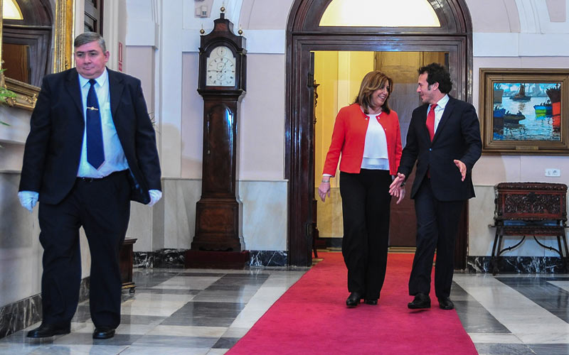 El alcalde de Cádiz recibe por fin la visita de la presidenta andaluza; se resaltan los “puntos de encuentro” en una cita “productiva”