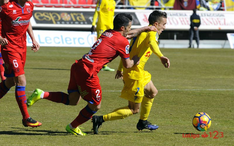 Goleada al Numancia para seguir arriba, pese a las dudas atrás