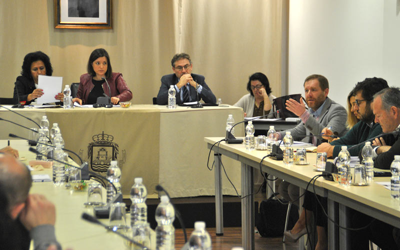 El PP hace todo lo posible para que suba el recibo del IBI en La Isla, pero el Gobierno local y el resto de la oposición lo impiden