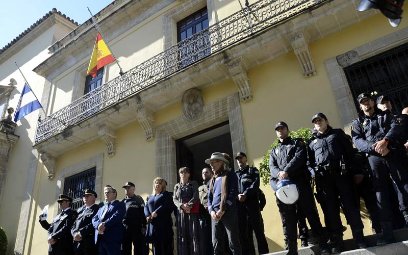 Tres días de luto en Jerez por la niña atropellada en Conil, y el debate sobre el estado de la ciudad vuelve a aplazarse