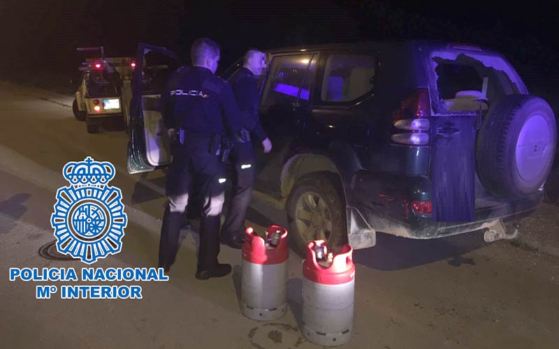 Rescatada una mujer que pretendía quitarse la vida inhalando gas dentro de su coche aparcado en la zona de Cortadura