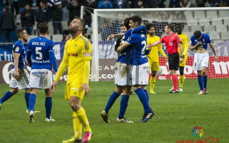 Un buen Cádiz con Salvi e incapaz sin él cae en Oviedo