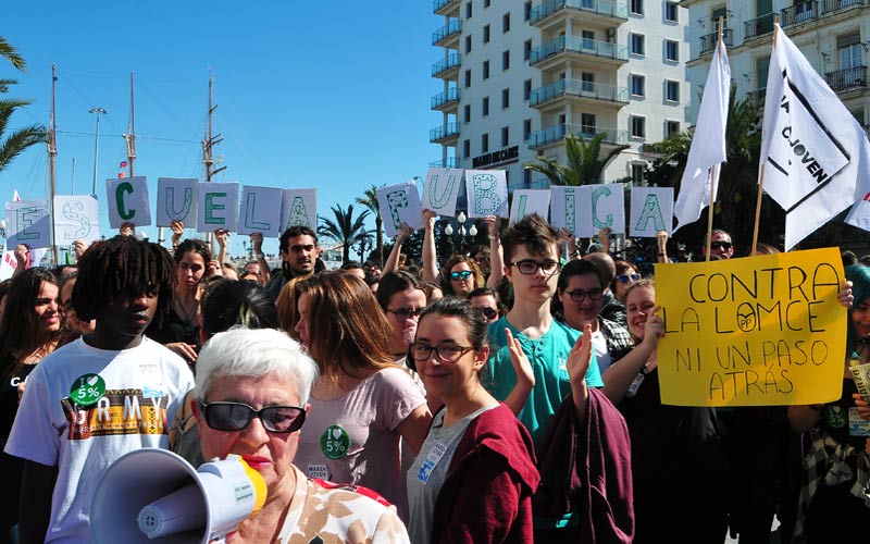 Cádiz vive una nueva huelga educativa “por la Pública” y contra los conciertos con la privada, los recortes de PP y PSOE y la Lomce