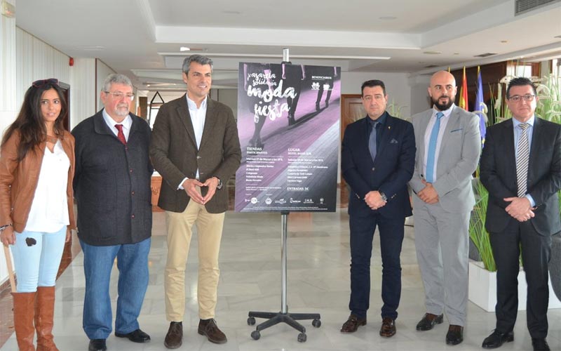 La VI Pasarela Solidaria Moda Fiesta recauda este fin de semana fondos para Calor en la Noche y Autismo Cádiz