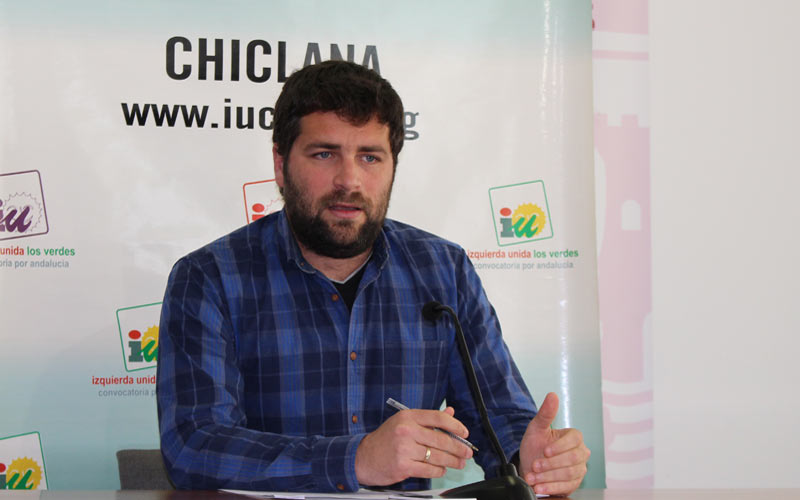 Reclaman la gestión pública de las pantallas Led en Chiclana después de que la concesionaria adeude ya dos anualidades