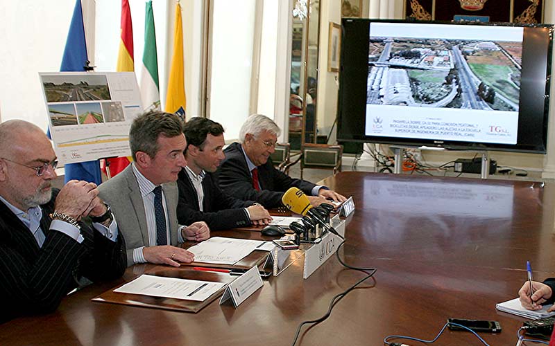 La pasarela que unirá el apeadero de Las Aletas y la ESI de forma segura ya tiene proyecto; la propia UCA invertirá 600.000 euros